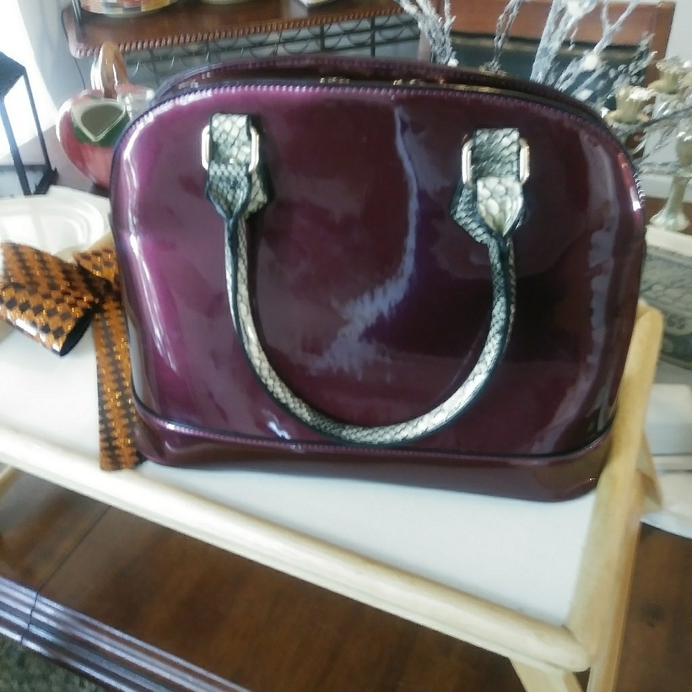 Patent leather bag